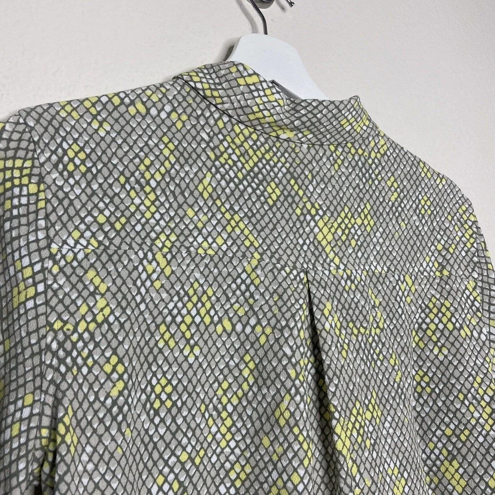 Equipment Femme Reptile Print Button up Blouse Sz XS - Picture 7 of 9
